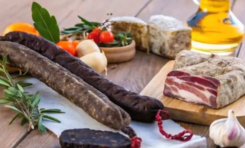 Figatelli recette au four, saucisses de foie de porc au four avec légumes rôtis