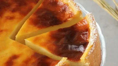 Recette flan pâtissier traditionnel avec une texture onctueuse et une croûte dorée.